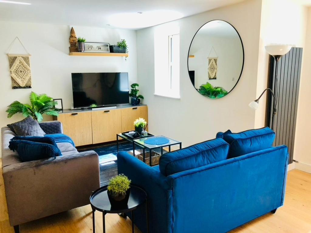 Modern Luxurious House With Parking And Garden Villa Bath Ngoại thất bức ảnh